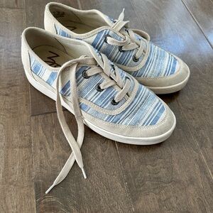 Zodiac Womens Striped Sneakers